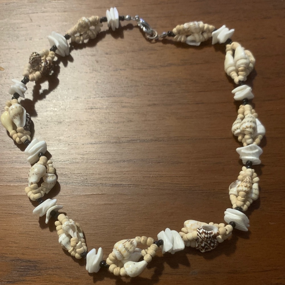 Elegant Shell 🐚 Necklace